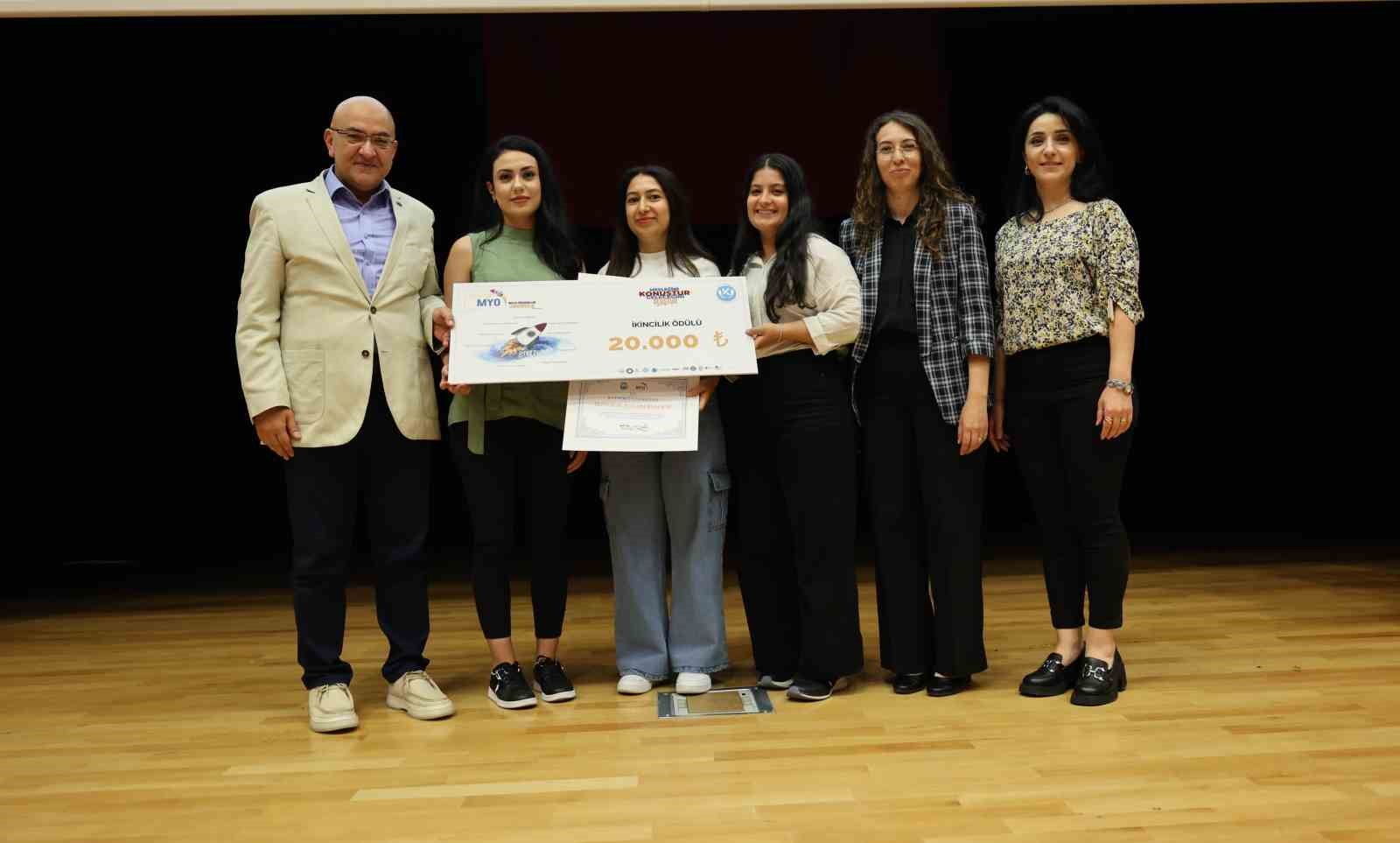 KAYÜ ‘StartUpMYO’ Girişimcilik Yarışması’nda ödüller sahiplerini buldu 