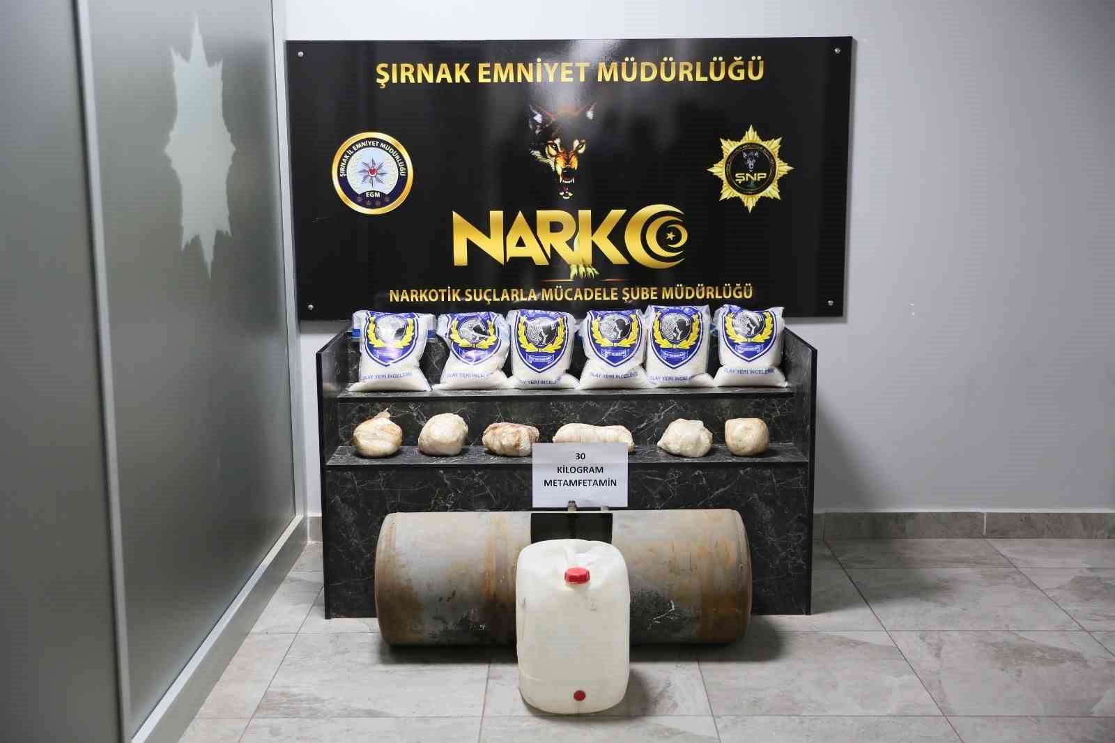 Şırnak’ta aracında 30 kilo uyuşturucuyla yakalanan şahıs tutuklandı 