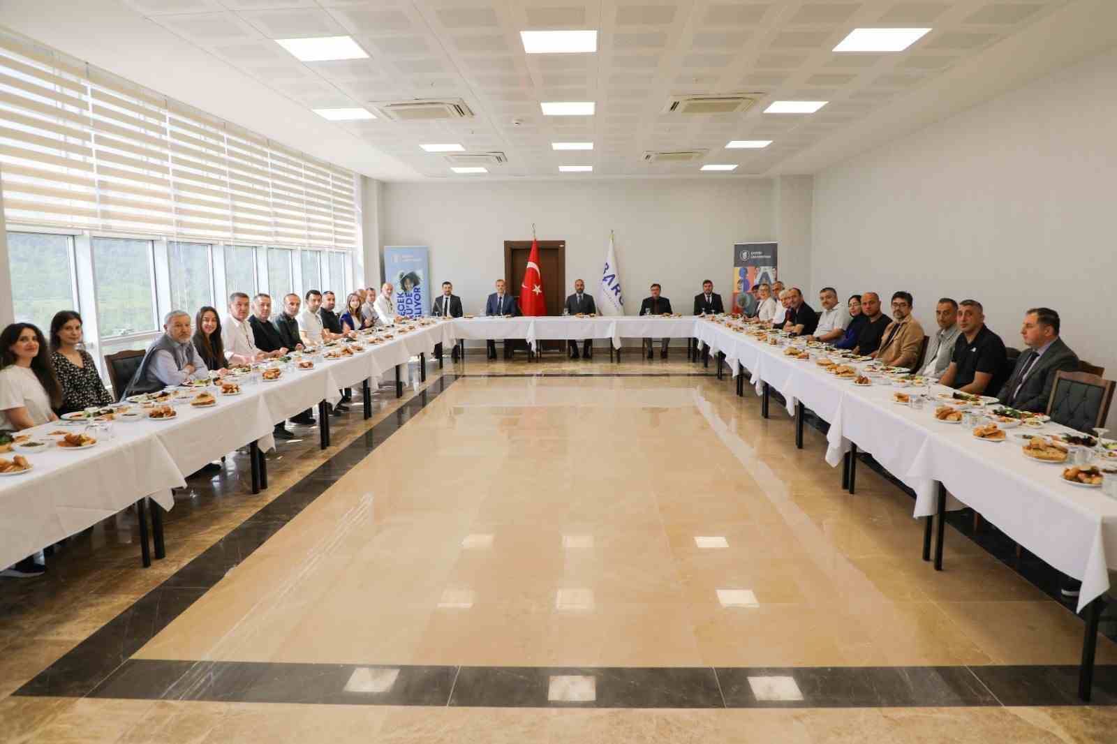Rektör Akkaya’dan lüks makam aracı iddialarına cevap 