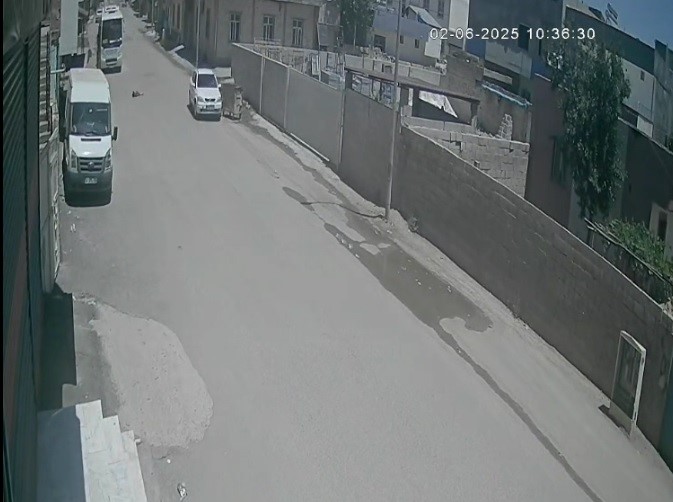Küçük çocuğa çarpan vicdansız sürücü olay yerinden kaçtı 
