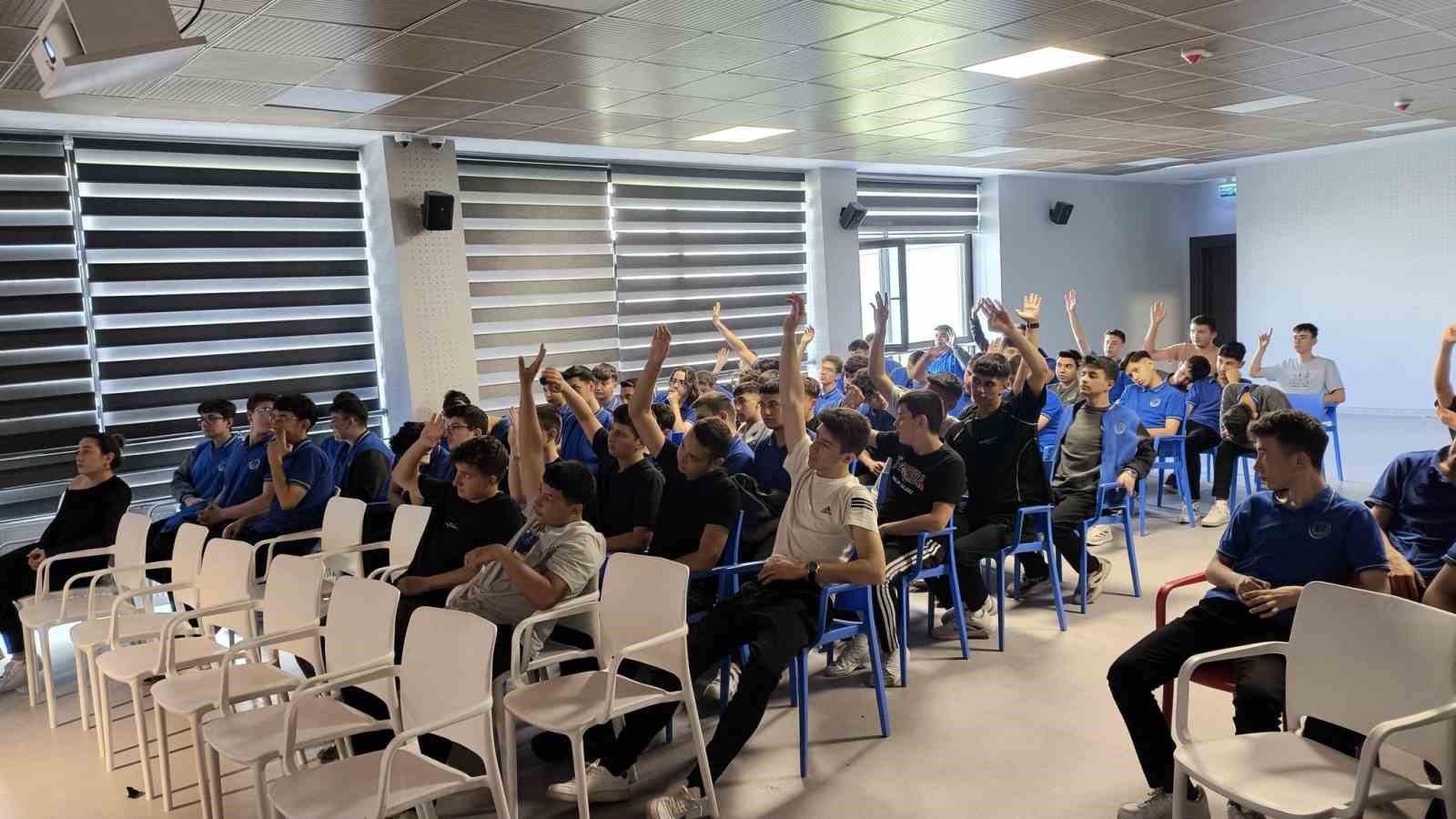 Öğrencilerin fabrika ziyareti 