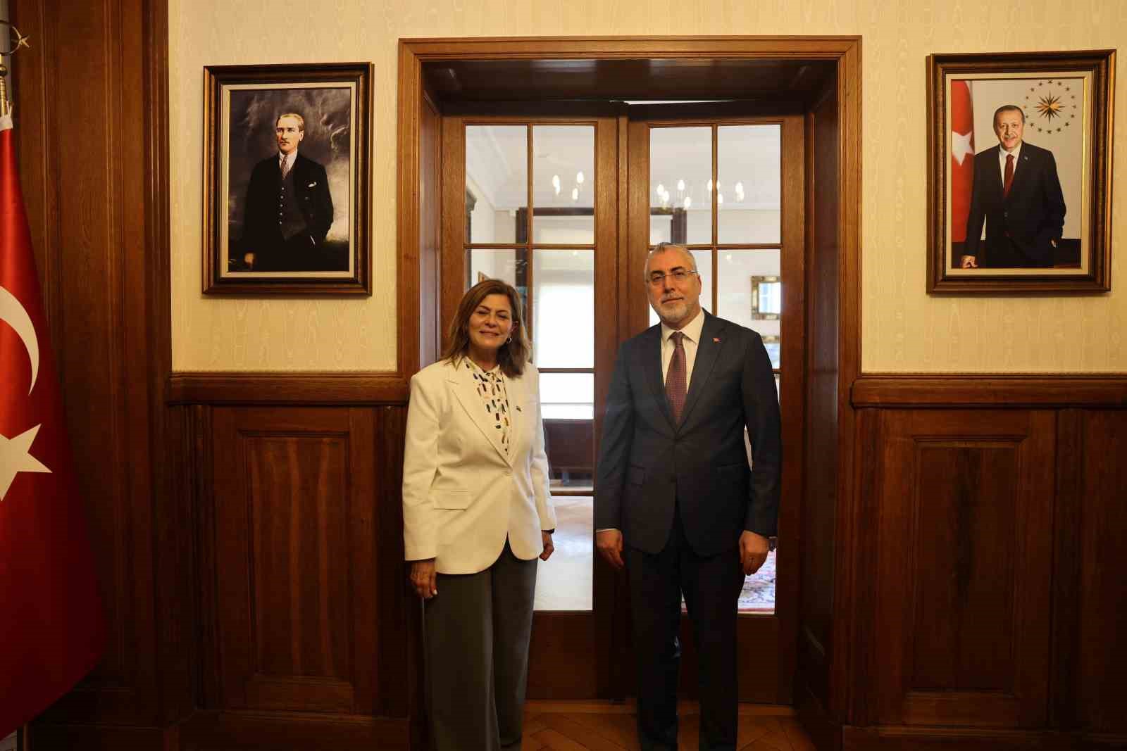 Çalışma ve Sosyal Güvenlik Bakanı Işıkhan, İsviçre’de 