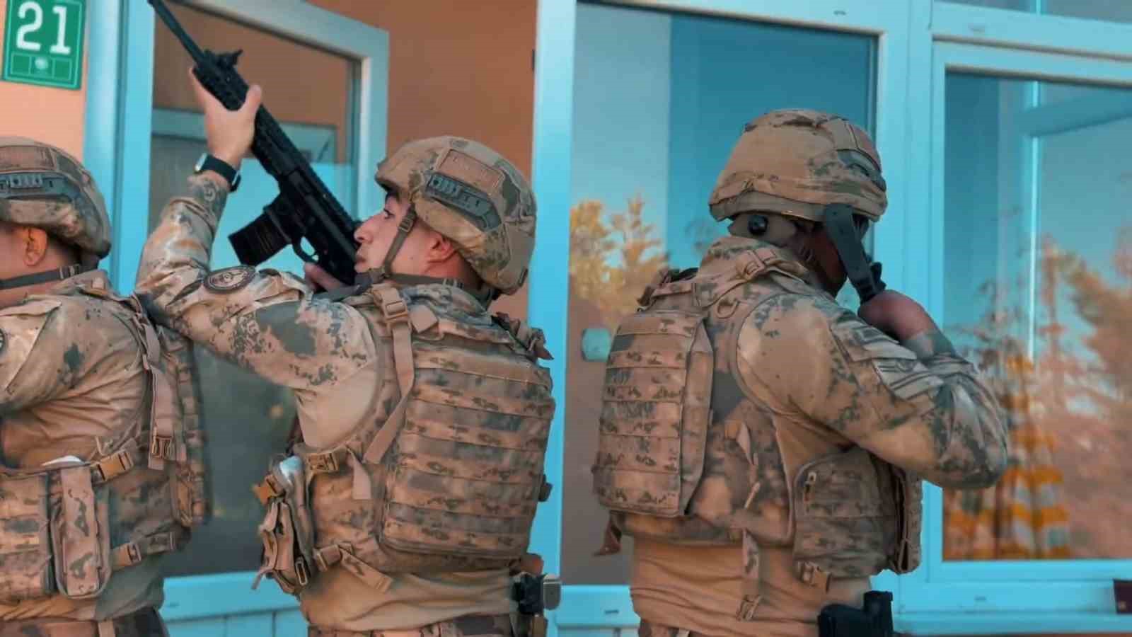Tekirdağ’da tefeci çetesine jandarmadan darbe: Silahlar, senetler, tapular ele geçirildi 