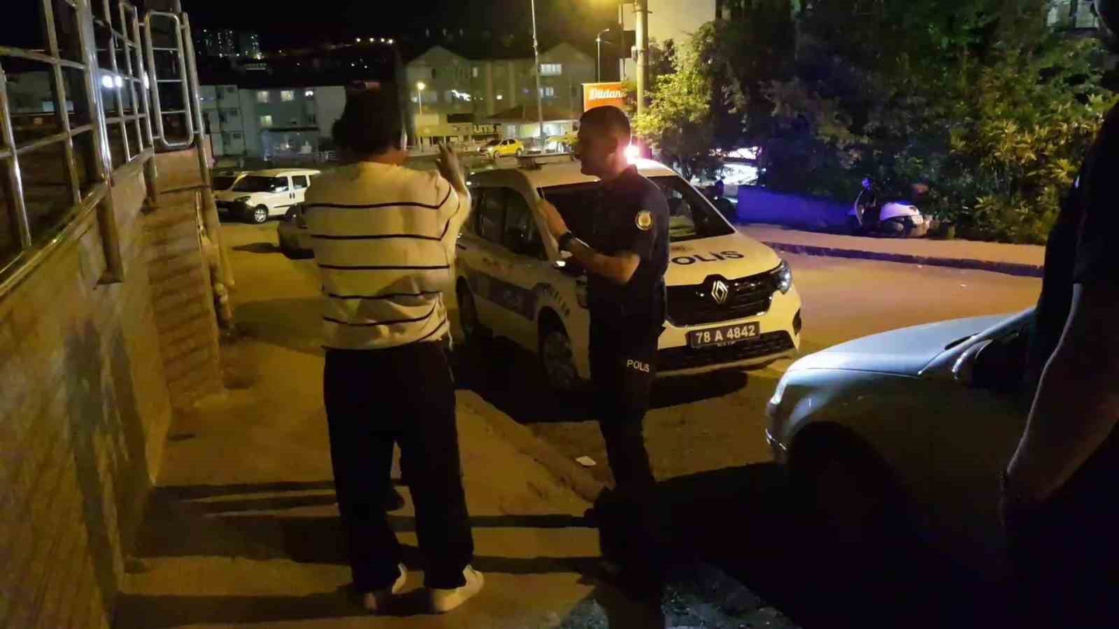 Karabük’te ’omuz atma’ kavgasında ıstaka, tekme ve yumruklar havada uçuştu 