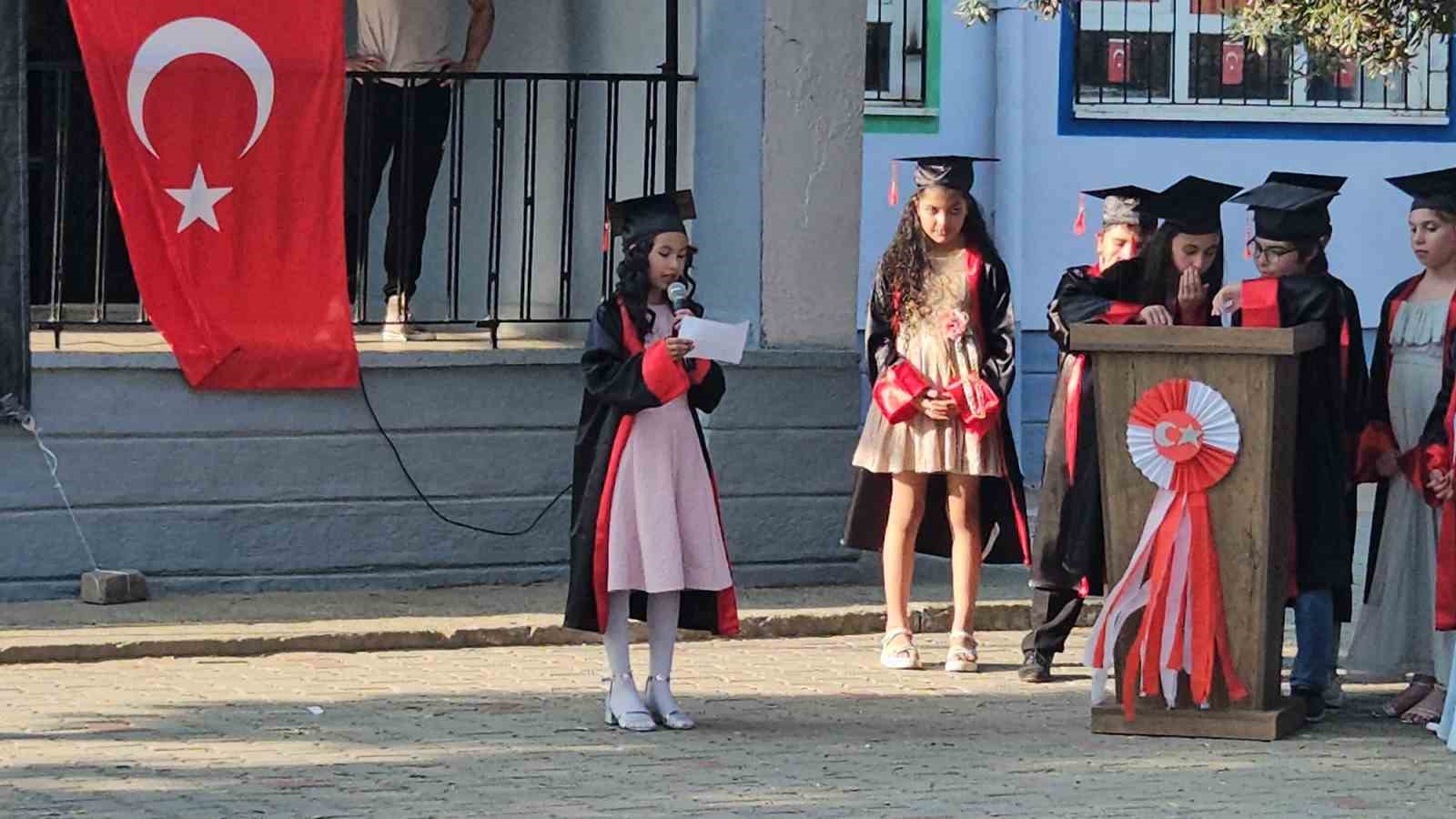 Umurlu Atatürk İlkokulu’nda mezuniyet heyecanı 
