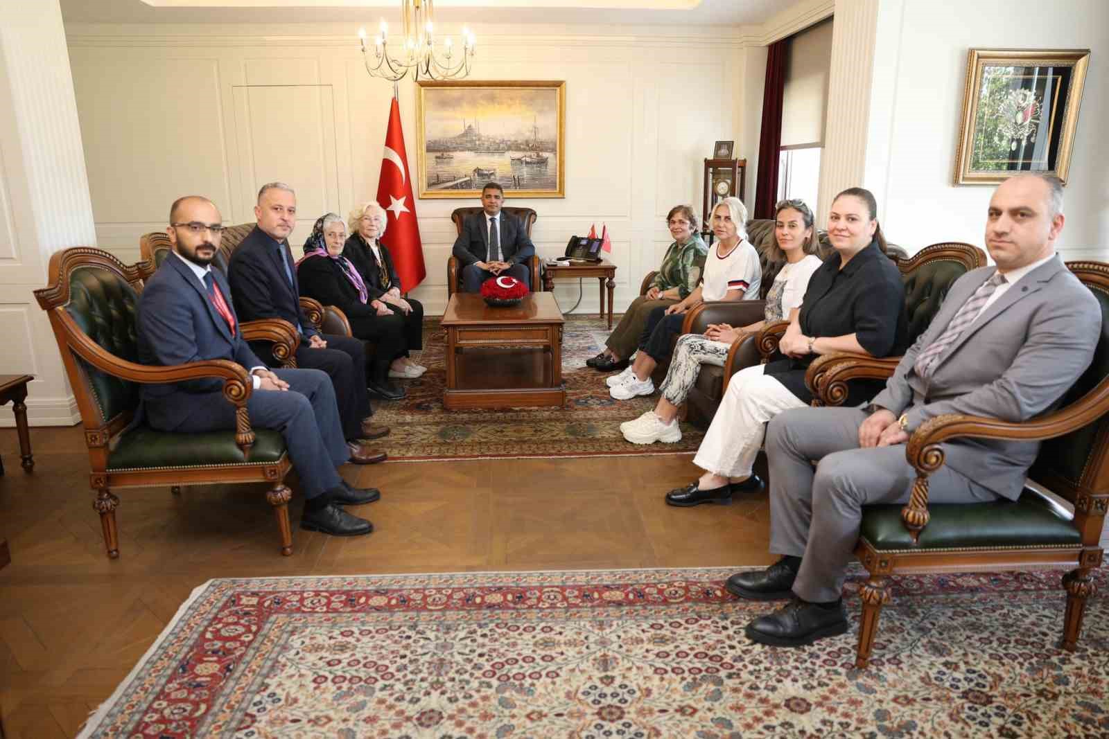 Devlet hastanesine 8 ritim kolter cihazı bağışladı 