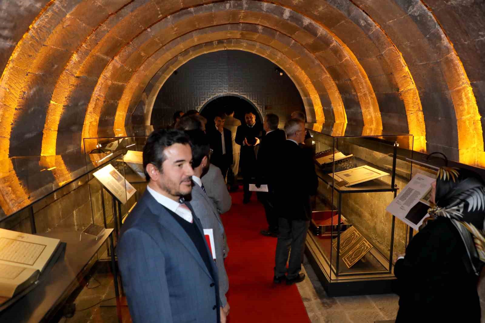 Talas Belediyesi de gece müzeciliğine uydu 