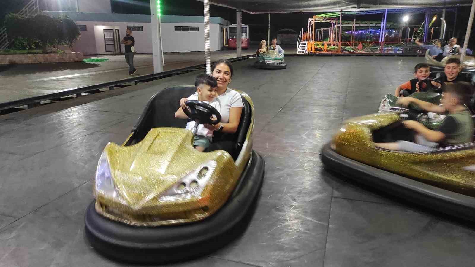 Şehit emanetleri lunaparkta bayram coşkusu yaşadı 