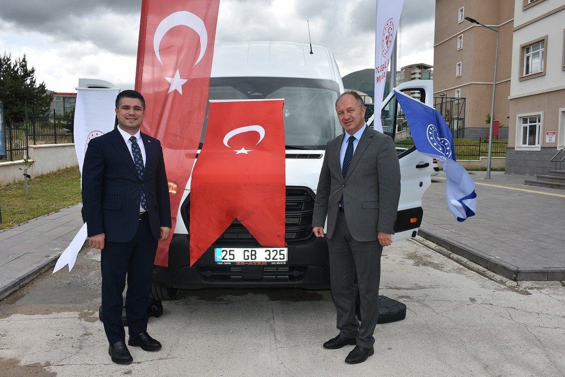 Erzurum Gençlik Spor Kulübü’ne yeni minibüs 