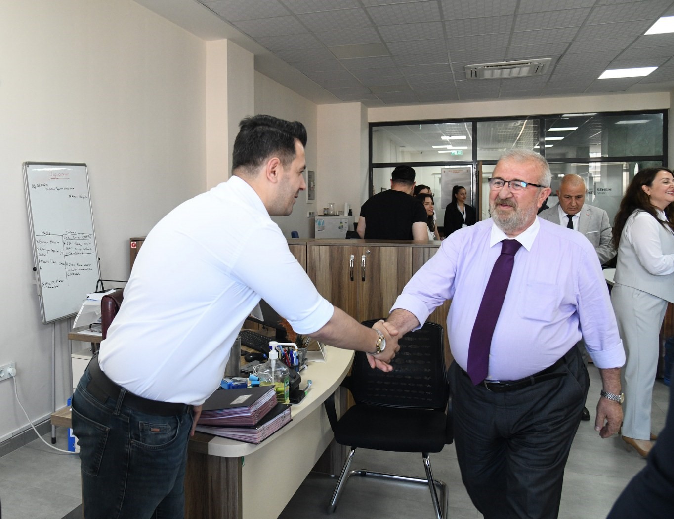 Yunusemre’de personel bayramlaştı 