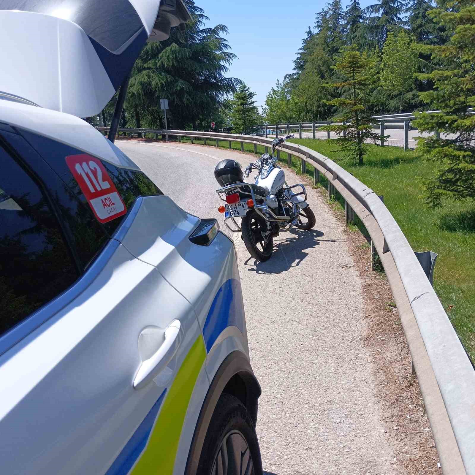 Motosikletten düşen sürücü yaralandı 