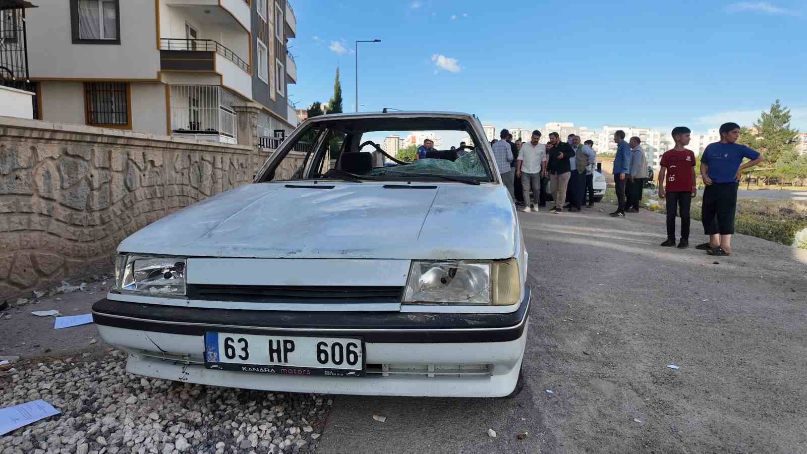 Siverek’te kavgayı ayırmaya çalışan polis memuru bıçaklandı 