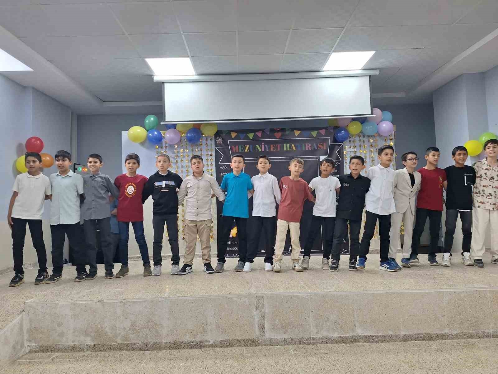 Muş’ta miniklerin mezuniyet heyecanı 