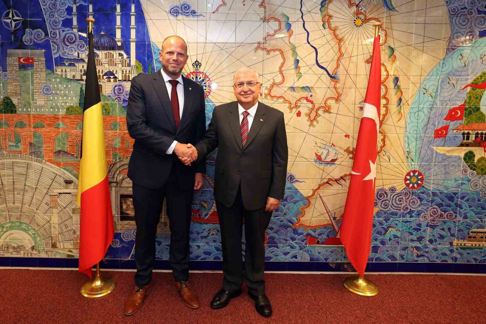Milli Savunma Bakanı Güler Belçika Savunma Bakanı Francken ile görüştü 