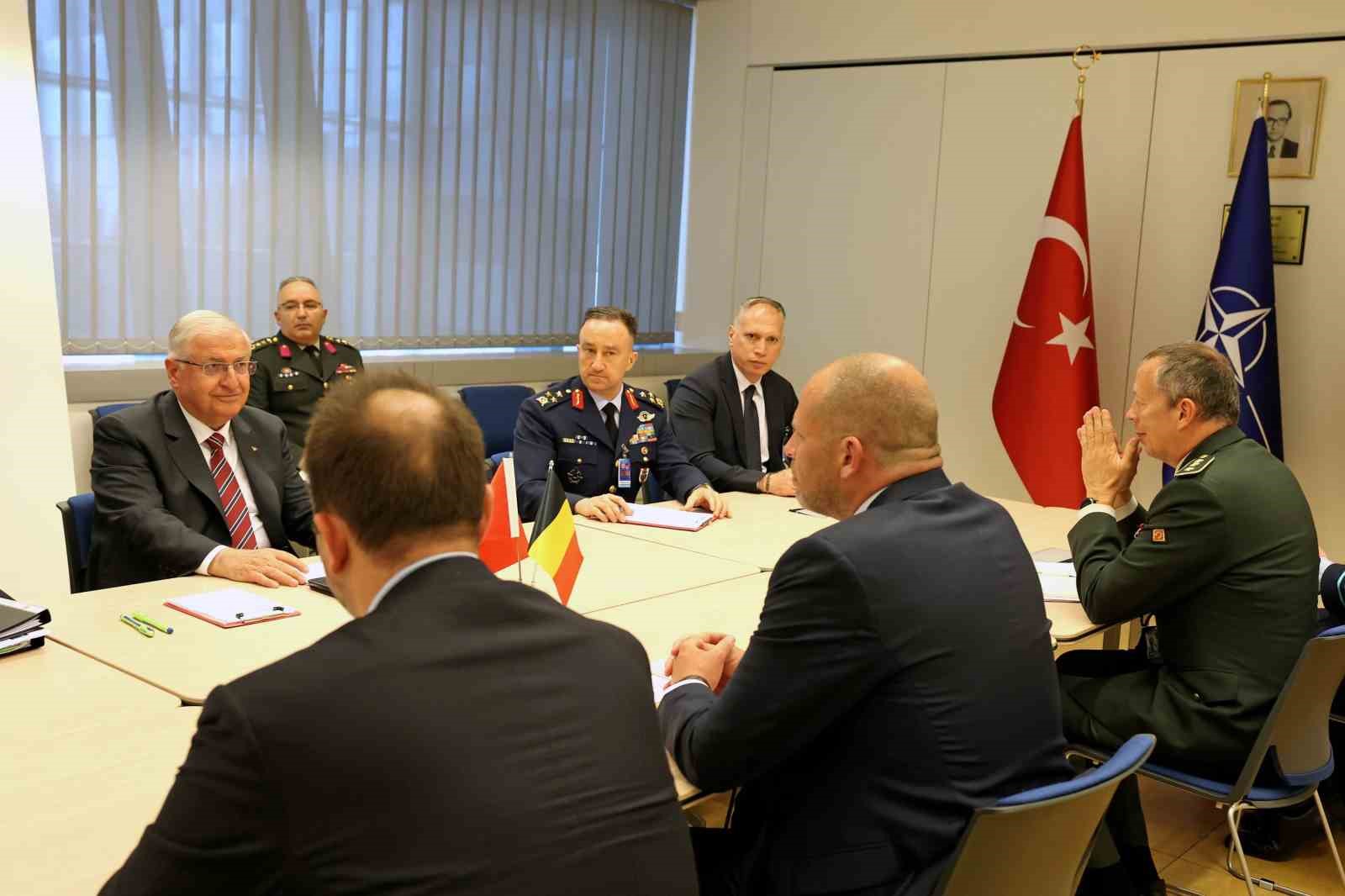 Milli Savunma Bakanı Güler Belçika Savunma Bakanı Francken ile görüştü 