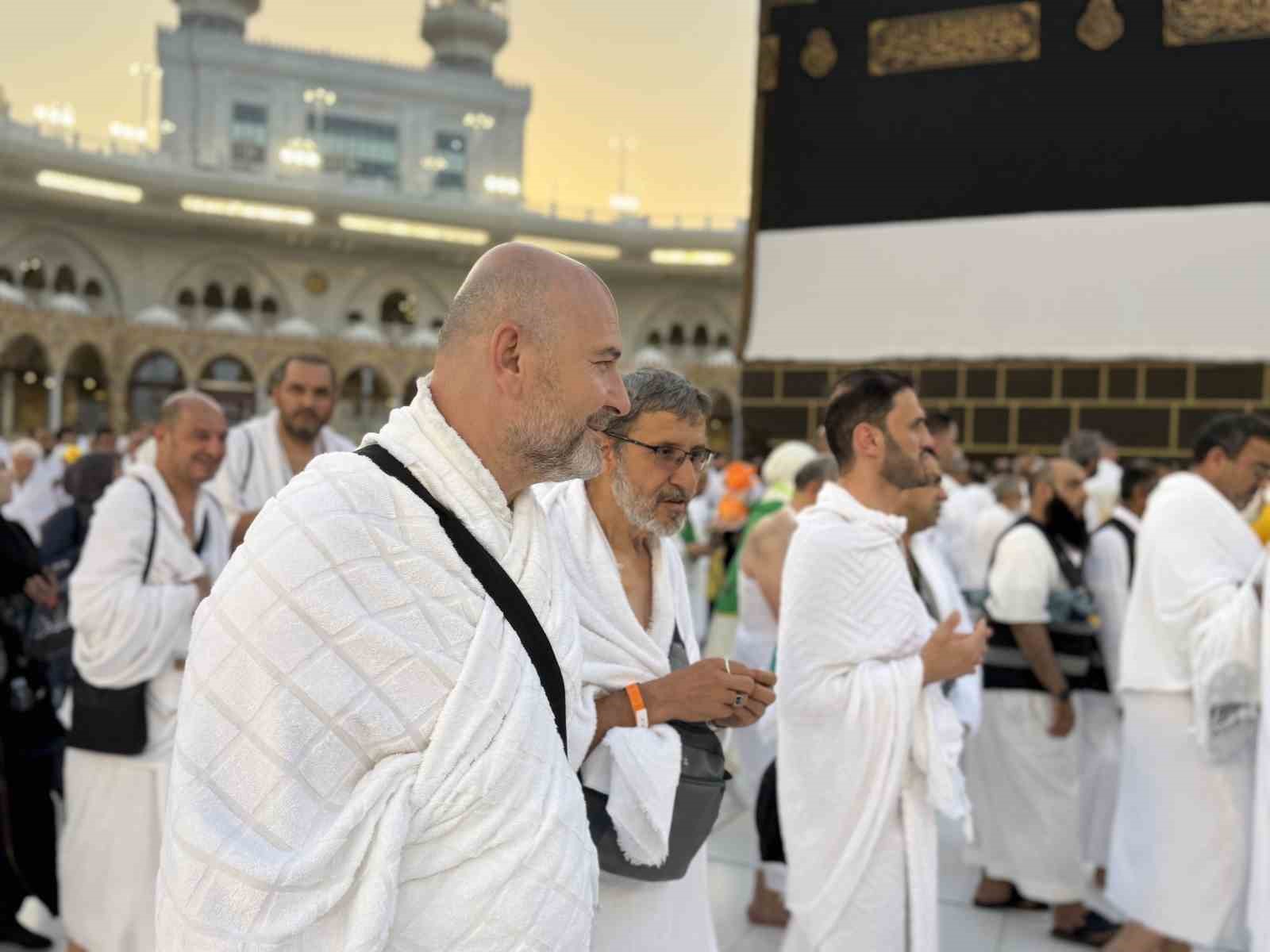 Türk siyasetçileri ve Müslüman ülke liderleri de Kabe’ye kavuştu 