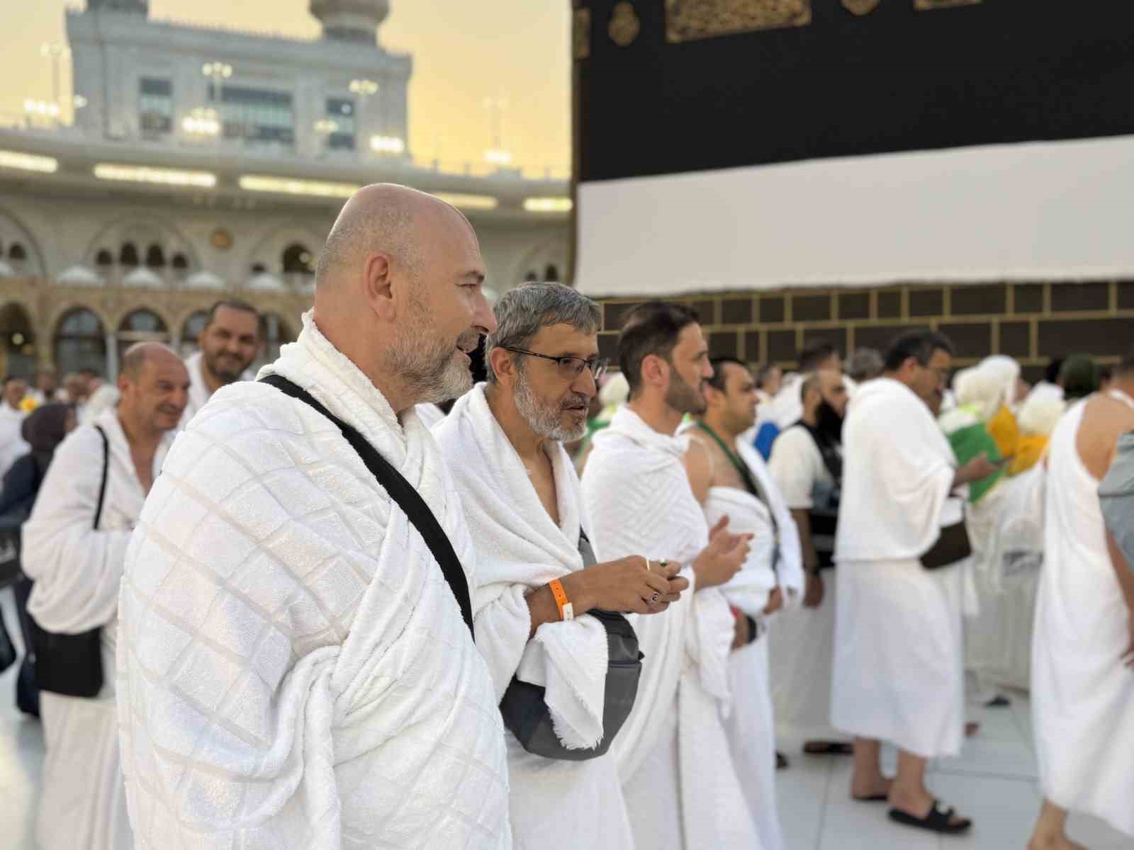 Türk siyasetçileri ve Müslüman ülke liderleri de Kabe’ye kavuştu 