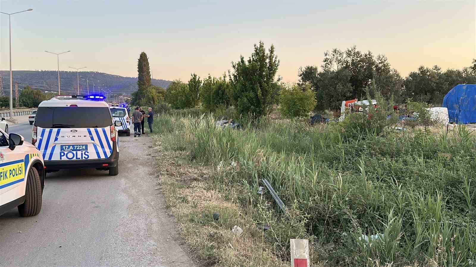 Çanakkale’de 3 araçlı zincirleme kaza: 1’i ağır 5 yaralı 