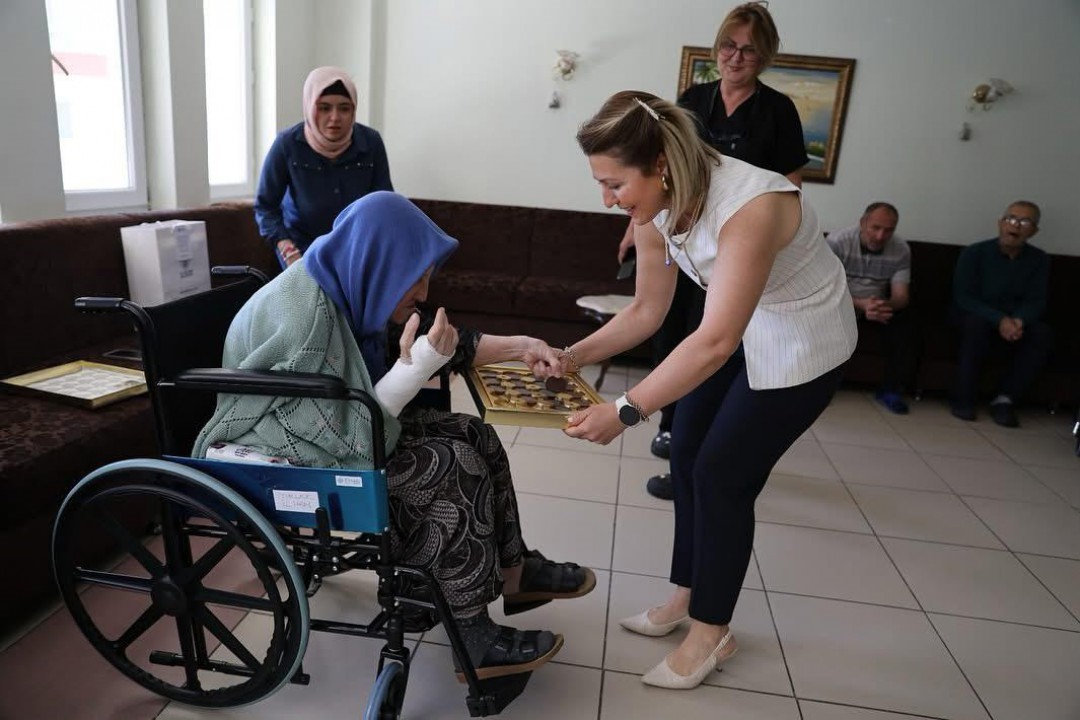 Silivri’de huzurevlerine bayram ziyareti 