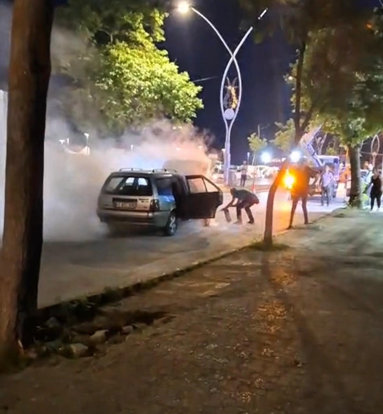 Sakarya’da otomobil alevlere teslim oldu 