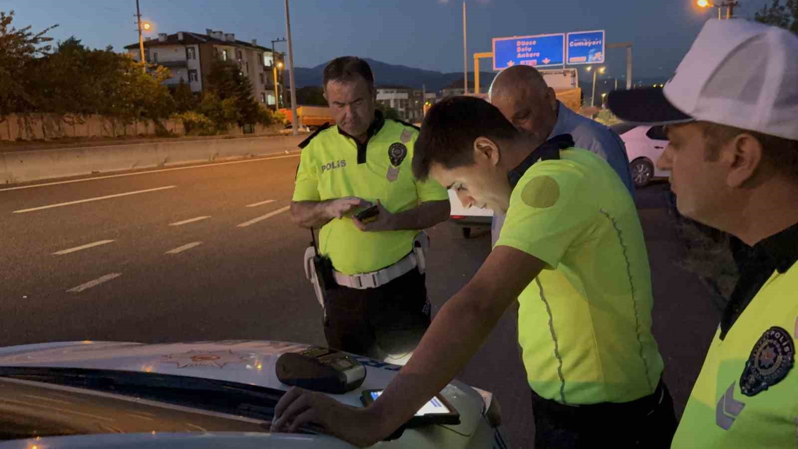Yasak olmasına rağmen yola çıktı, cezayı yedi 