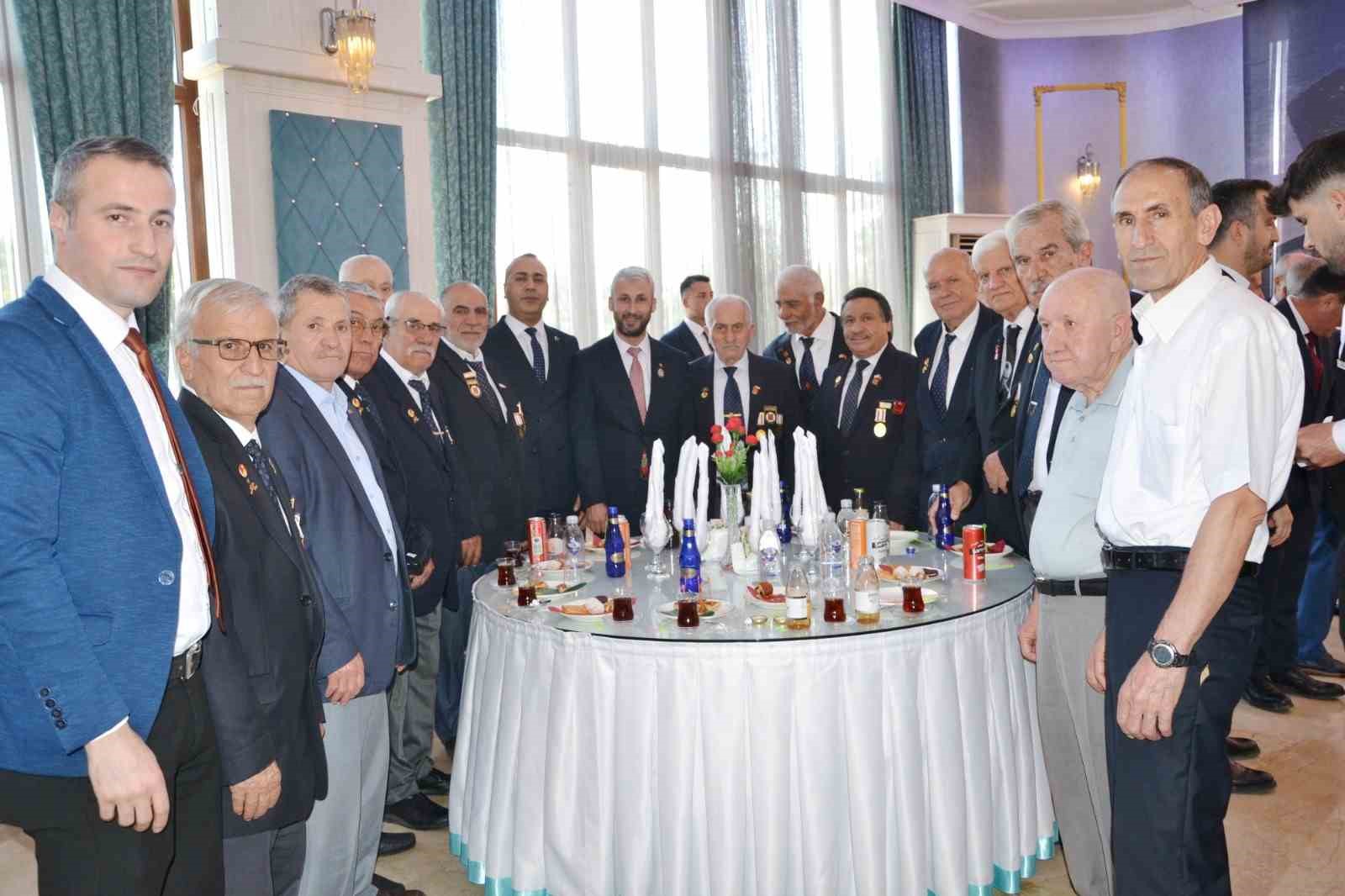 Manisa’da resmi bayramlaşma töreni yapıldı 