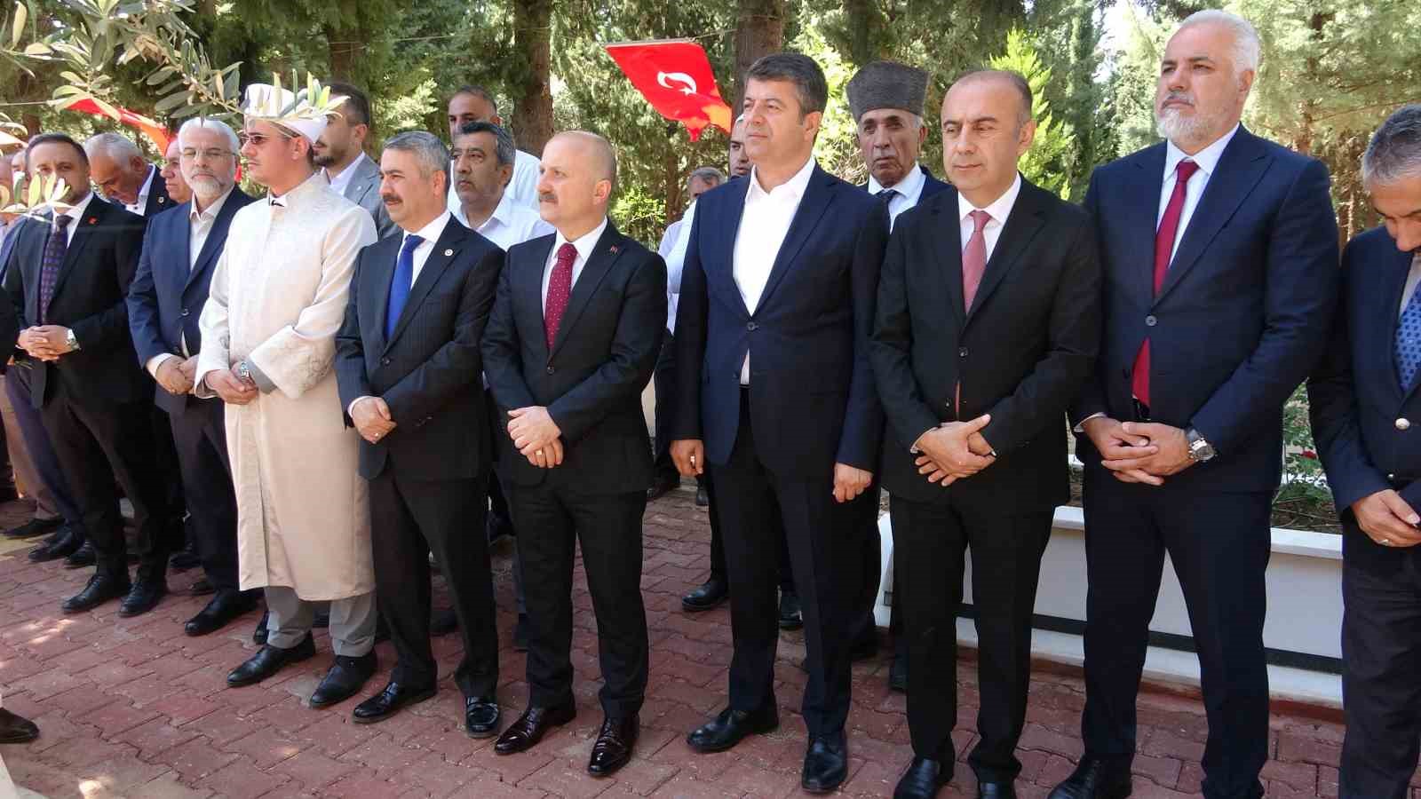 Kent protokolü şehitlik ziyaretinde bulundu 