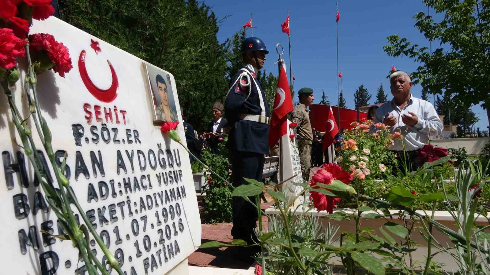 Kent protokolü şehitlik ziyaretinde bulundu 