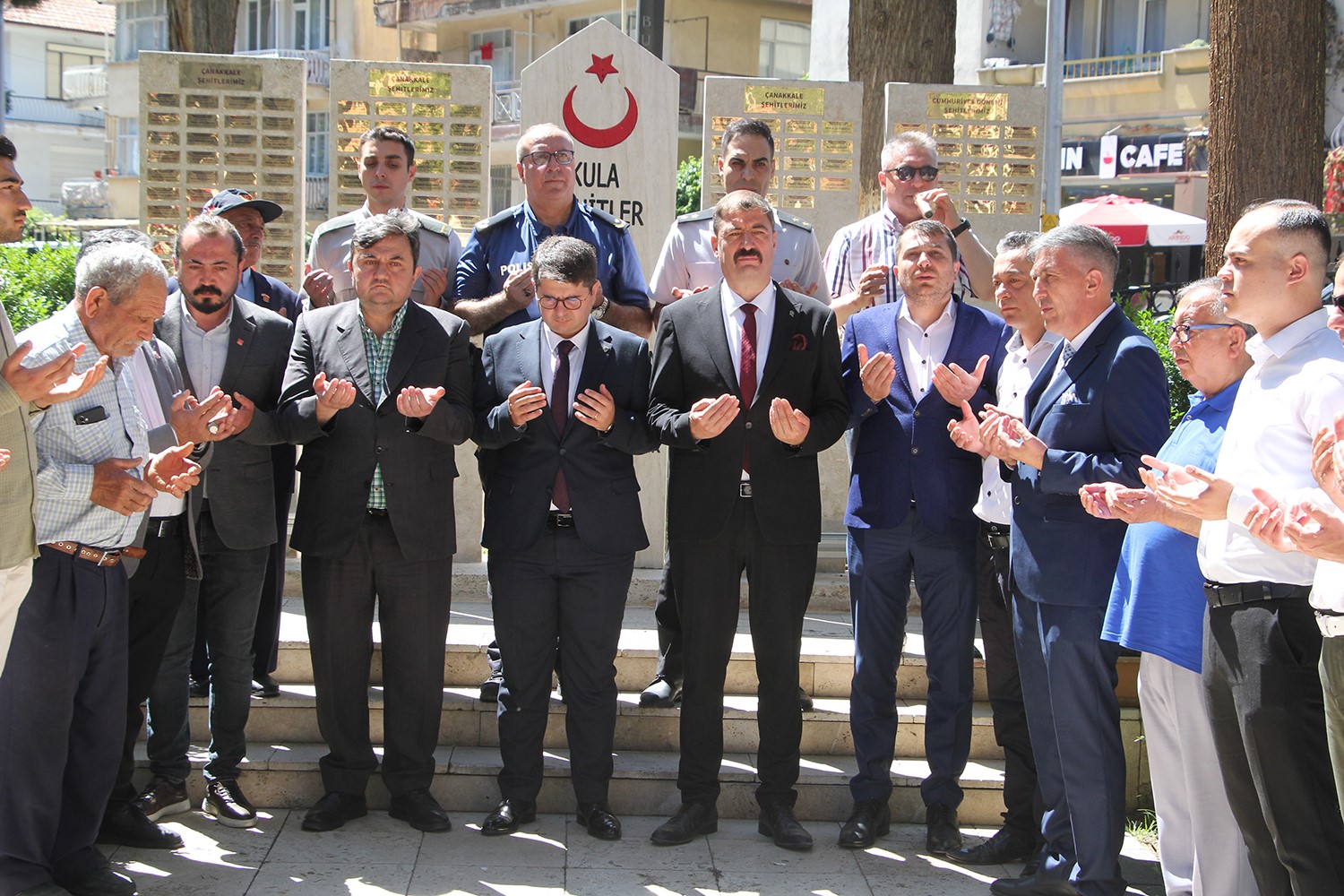 Kula protokolü bayramlaştı 
