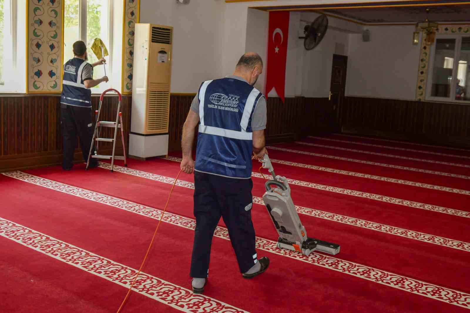 Esenyurt Belediyesi’nden Kurban Bayramı öncesi temizlik seferberliği 