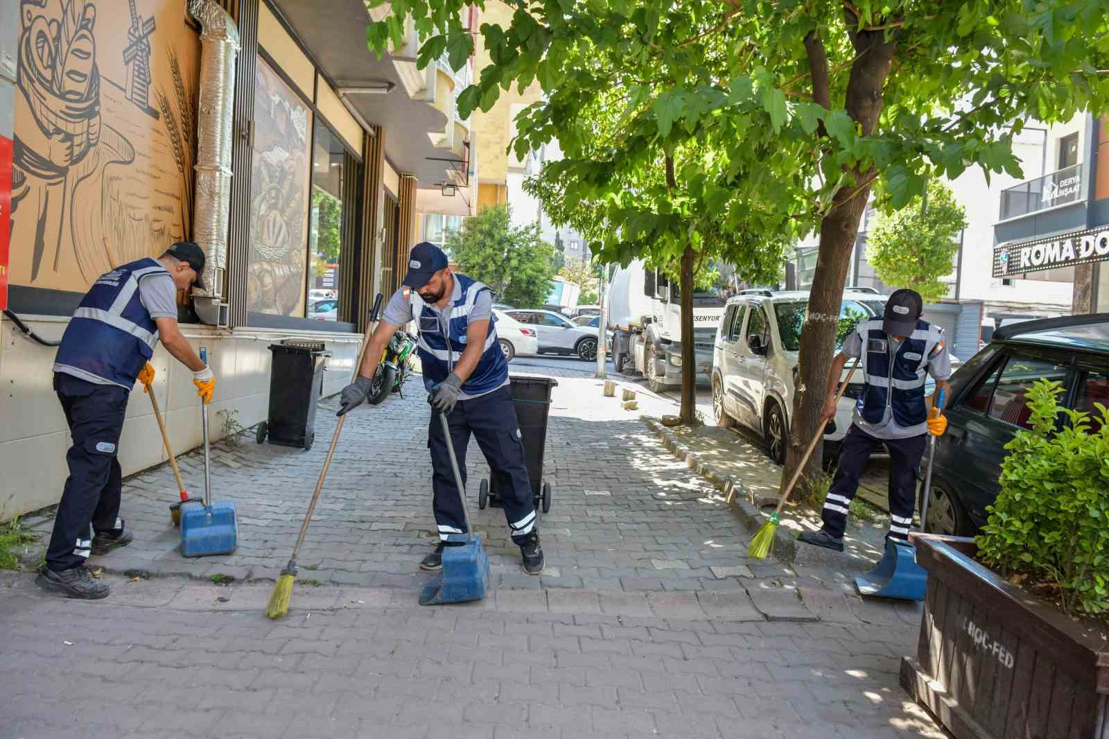Esenyurt Belediyesi’nden Kurban Bayramı öncesi temizlik seferberliği 