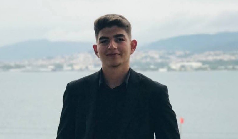 Trafik kazasında hayatını kaybeden genç, son yolculuğuna uğurlandı 