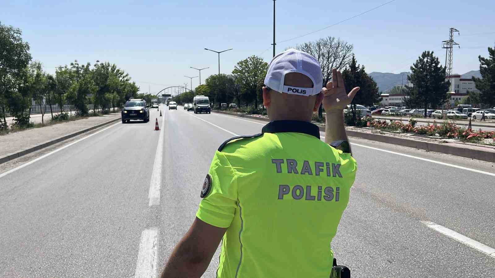 Afyonkarahisar’da Kurban Bayramı öncesi trafik denetimleri arttı 