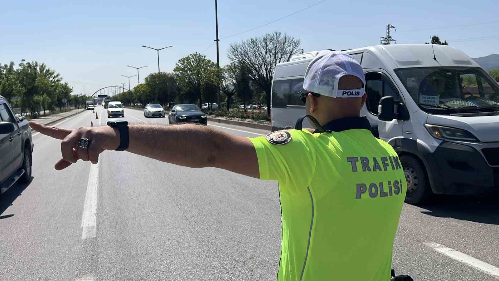 Afyonkarahisar’da Kurban Bayramı öncesi trafik denetimleri arttı 