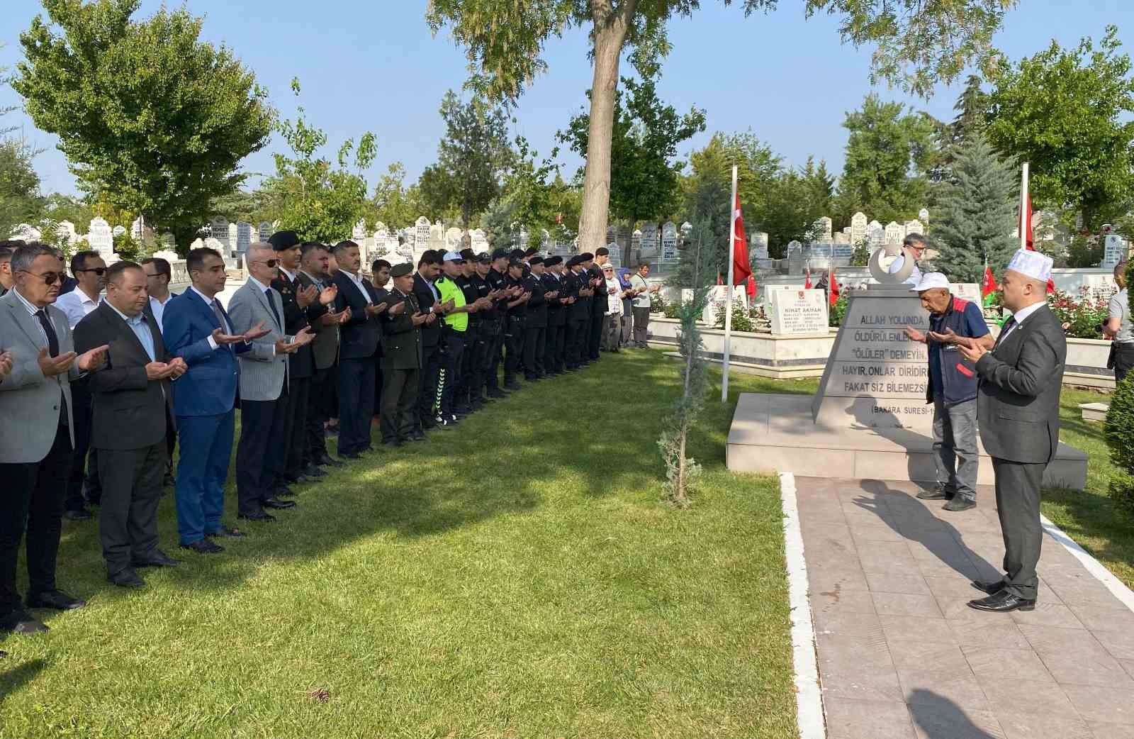 Karaman’da şehitlik ziyareti 