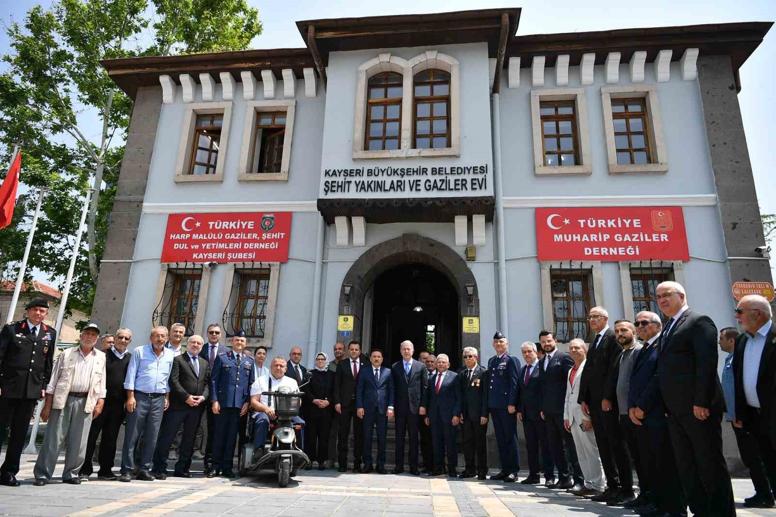 Başkan Büyükkılıç’tan anlamlı ’bayram’ ziyaretleri 