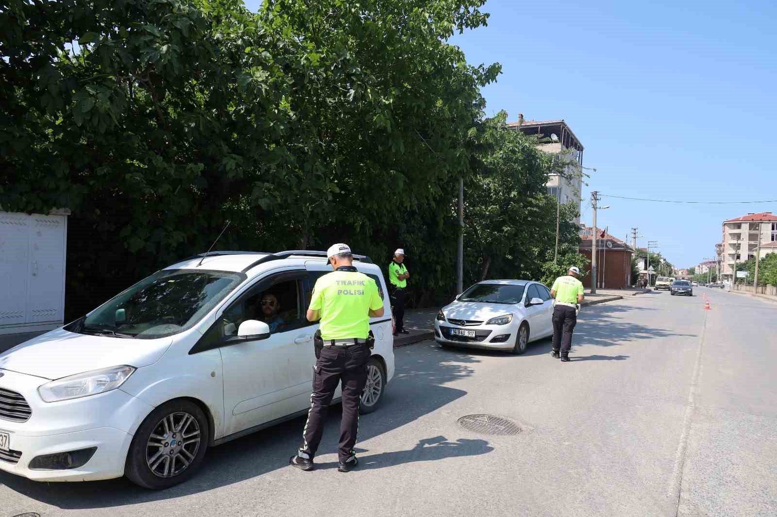 Bafra’da bayram trafiğine sıkı denetim: 6 noktada kontrol noktası kuruldu 