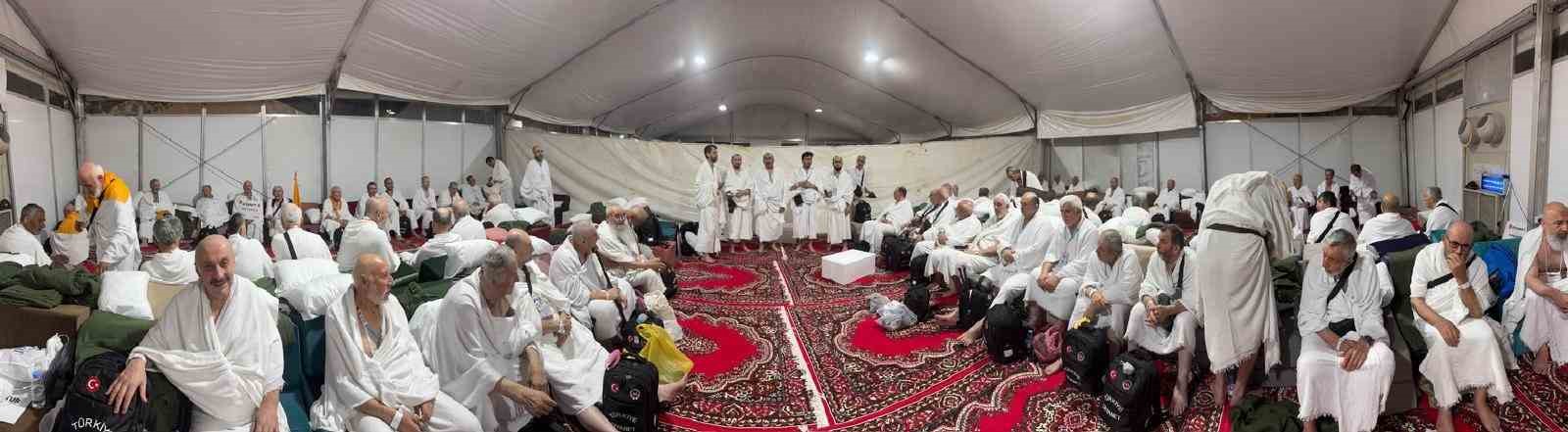 Kütahyalı hacı adayları Arafat’ta vakfeye durdu 