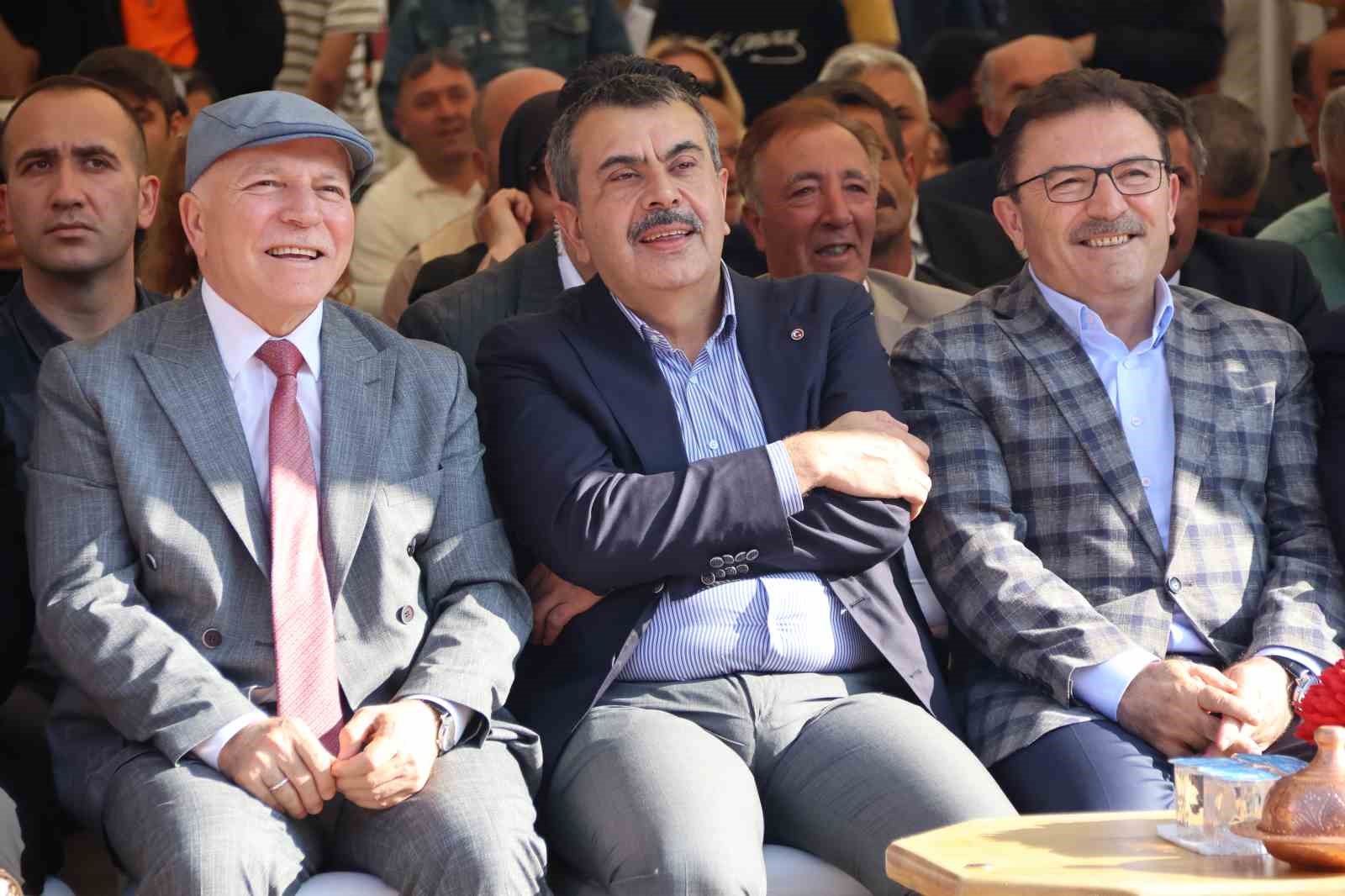 Milli Eğitim Bakanı Tekin: 