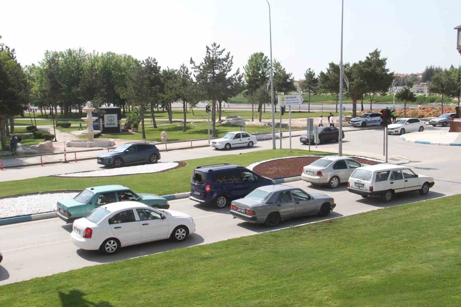 Konya-Antalya karayolunda bayram yoğunluğu 