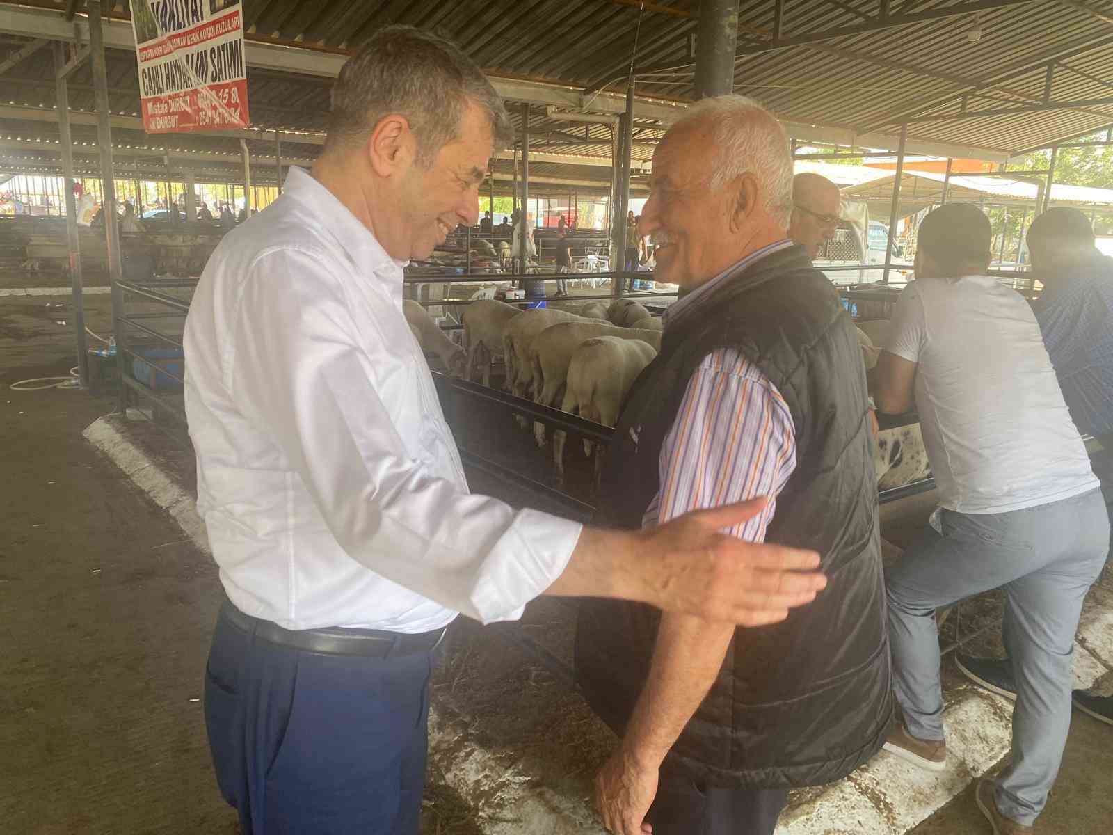Başkan Künkcü hayvan pazarına indi 