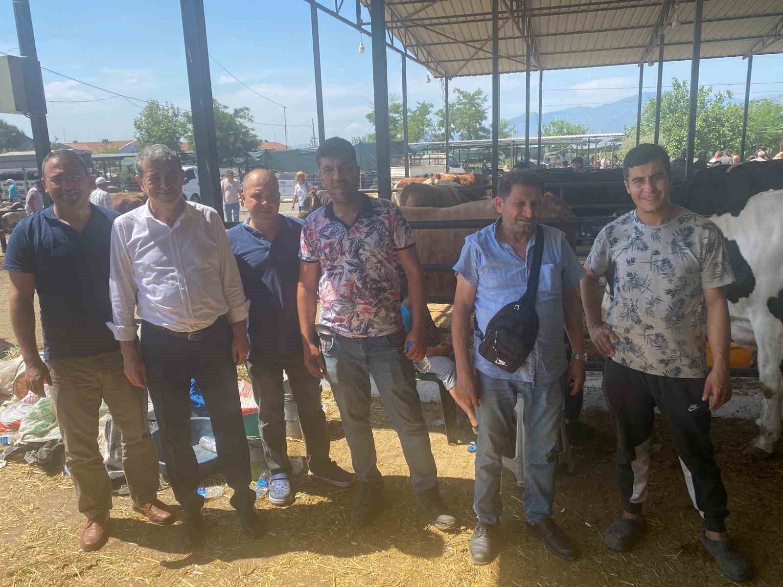Başkan Künkcü hayvan pazarına indi 