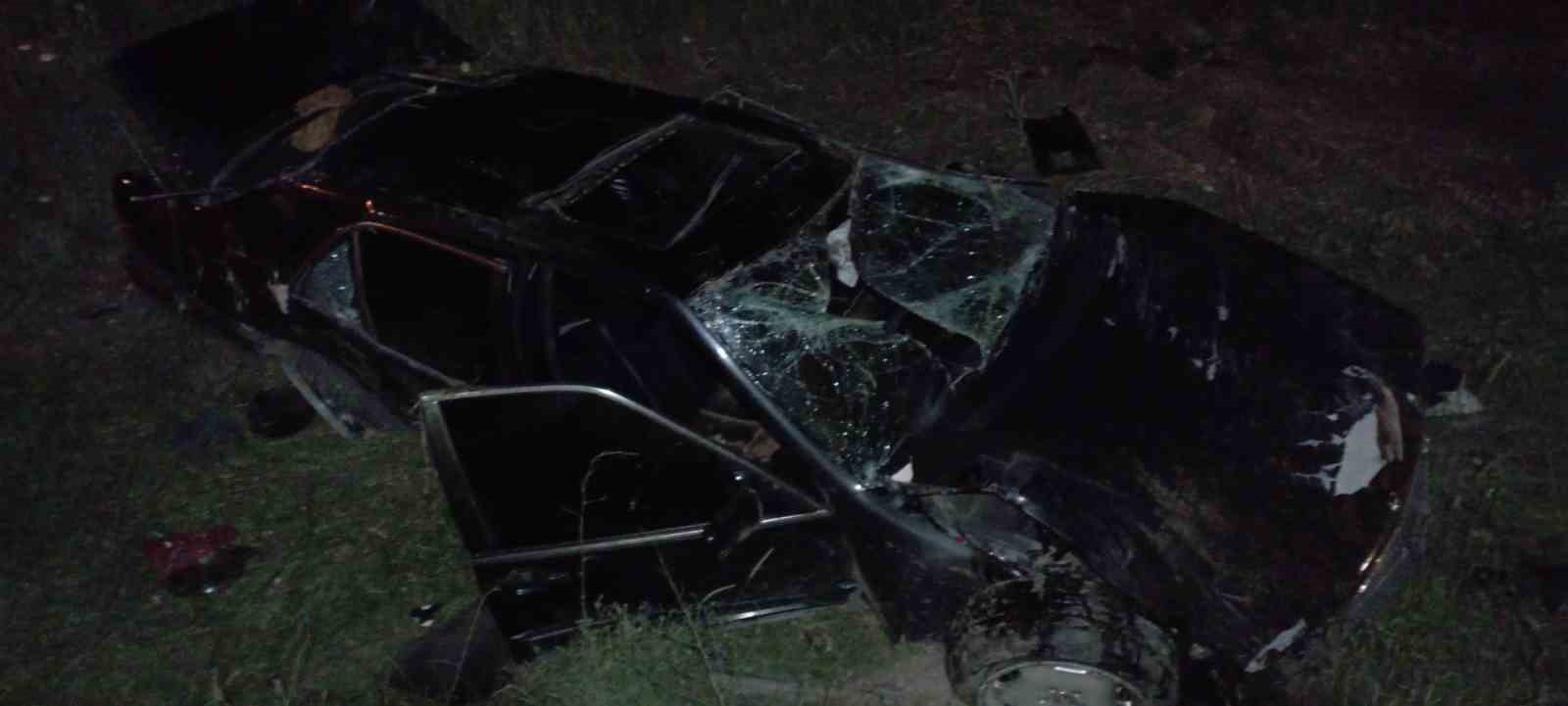 Şarampole devrilen Mercedes kağıt gibi ezildi 