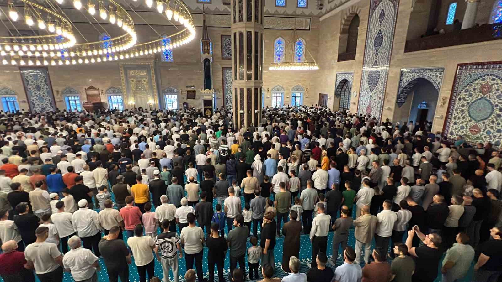 Kahramanmaraş’ta bayram namazı coşkusu 