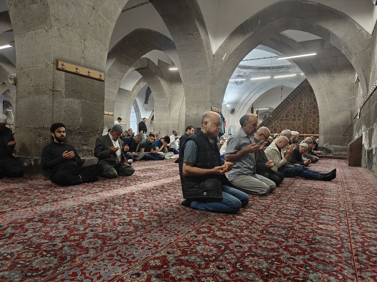 Kayseri’de Bayram Namazı’nda camiler doldu 