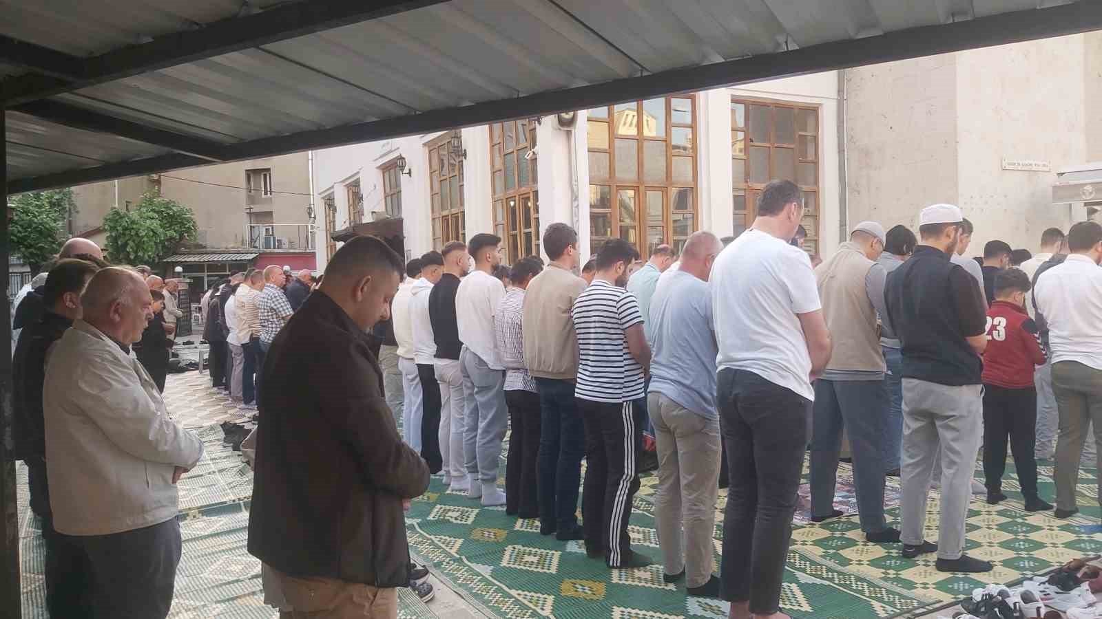Kırklareli’nde bayram namazı coşkuyla eda edildi 