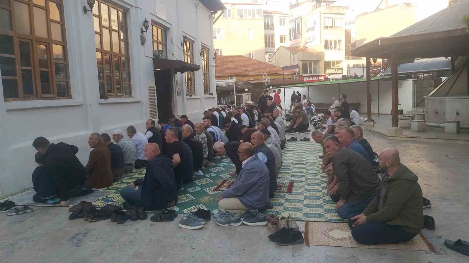 Kırklareli’nde bayram namazı coşkuyla eda edildi 