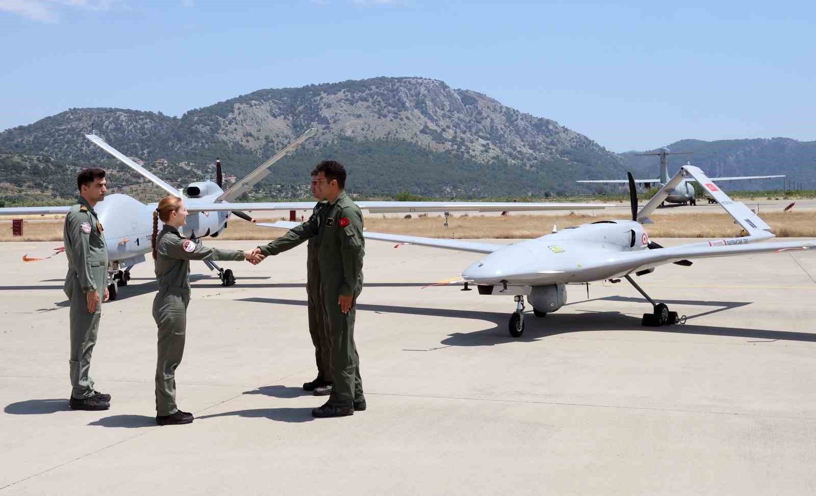 Türkiye’nin gururu İHA-SİHA pilot ve yer destek ekibi bayramda görev başında 