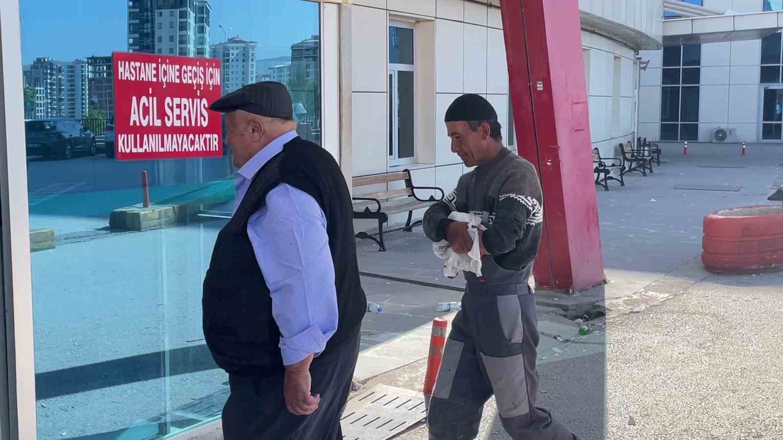 Sivas’ta acemi kasaplar hastanenin yolunu tuttu 