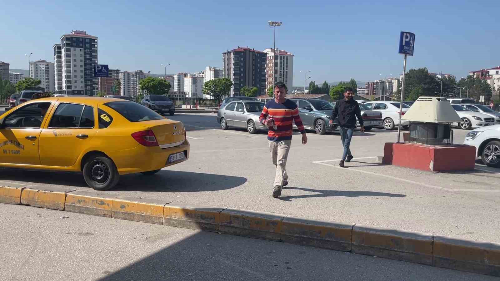 Sivas’ta acemi kasaplar hastanenin yolunu tuttu 